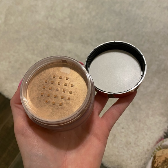 Laura Mercier translucent loose setting powder